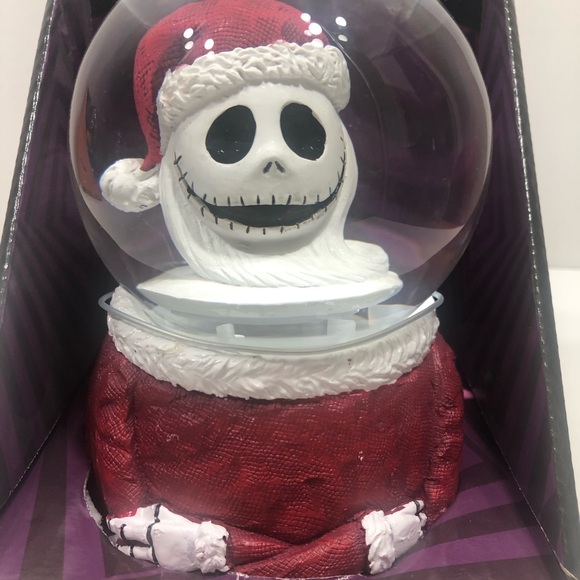 Santa Jack Water Globe - Picture 4 of 11